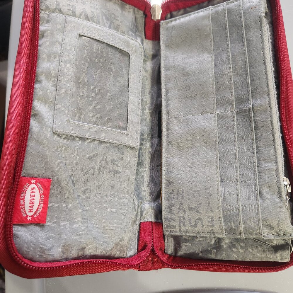 Harveys Original Classic Red Lola and Clutch Wallet - Picture 9 of 9